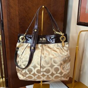 Coach K0920-14580 Madison Op Art Ashley Shoulder Bag